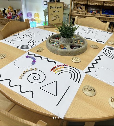 Reception Classroom, Preschool Fine Motor Activities, Reggio Inspired Classrooms, Eyfs Classroom, Reggio Classroom, Transitional Kindergarten, Prek Classroom, Fine Motor Activities For Kids, Eyfs Activities