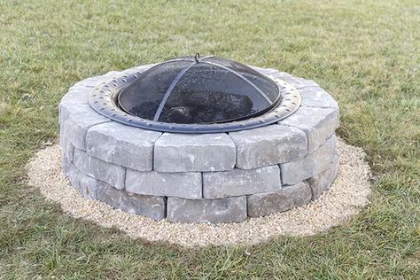 Build A Fire Pit, Fire Pit Video, Diy Fire Pit Ideas, How To Build A Fire Pit, To Build A Fire, Fire Pit Materials, Tan Stone, Brick Fire Pit, Modern Fire Pit