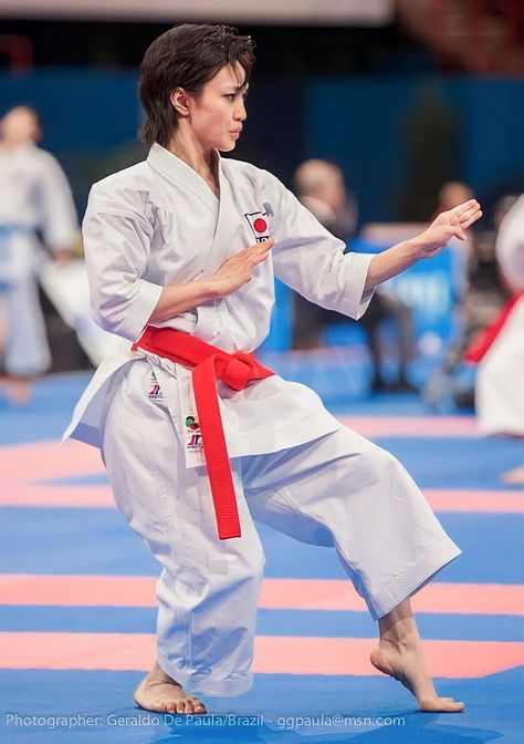 Rika Usami, Karate Quotes, Martial Arts Photography, Japanese Martial Arts, Karate Kata, Shotokan Karate, Karate Martial Arts, Martial Arts Girl, Karate Girl