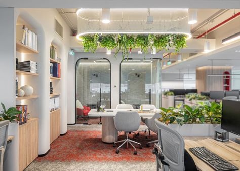 Workstation Interior Design Open Office, Industrial Style Ceiling Design, Industrial Amenity Space, Office Industrial Design Work Spaces, Industrial Style Office Space, Industrial Style Office Design, Small Open Office Design, Cool Office Space Business, Industrial Reception Design