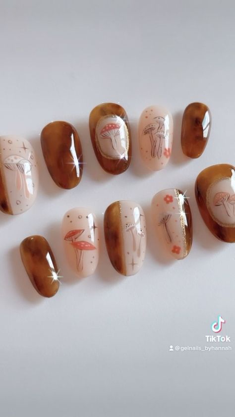 Mushroom Manicure, Fall Mushroom Nails, Mushroom Nail Designs, Mushroom Nail Art, Mushroom Nails, Mushroom 3d, Glossy Nails, Food Nails, February Nails