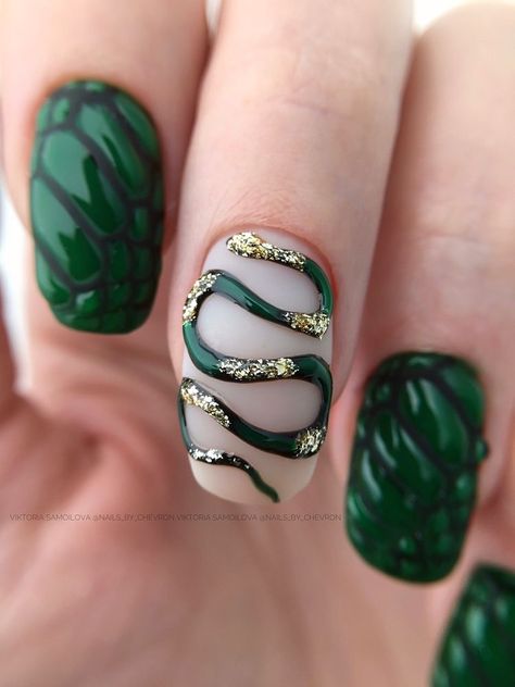 Nail Ideas Snake, Snake Nails, Snake Skin Nails, Snake Nail, Witchy Nails, Mens Nails, Simple Gel Nails, Nail Art Designs Videos, Cute Gel Nails