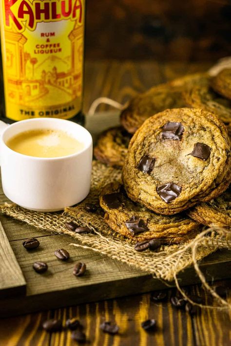 Kahlua Cookie Recipes, Whiskey Cookies, Espresso Chocolate Chip Cookies, Chocolate Chip Cookie Recipes, Macadamia Cookies, Mocha Cookies, Espresso Cookie, Silicone Baking Sheet, Holiday Chocolate