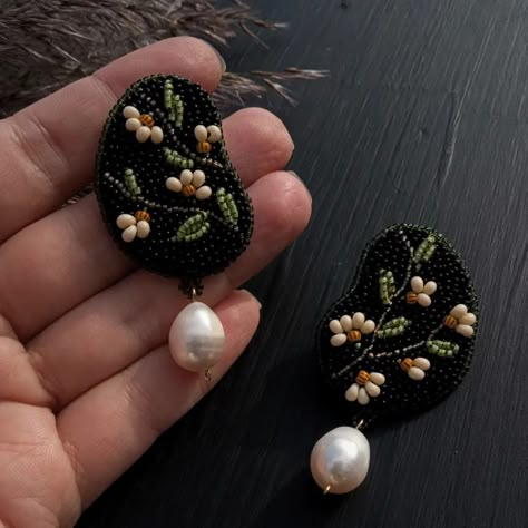 Sewn Beaded Earrings, How To Make Embroidered Earrings, Bead Embroidered Earrings, Embroidery Earrings Handmade Jewelry, Handmade Jewelry Ideas Earrings, Women Cottagecore, Diy Earrings Materials, Embroidery Jewellery, Hand Embroidered Jewelry