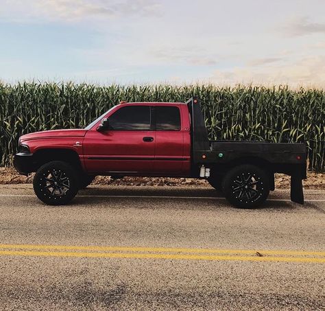 ! #Dodge #Cummins #2ndGen #FlatBed #Red #Black #Tires #Cornfield Dodge Cummins 2nd Gen 2500, 2nd Gen Cummins Flatbed, Cummins Flatbed, Dodge Flatbed, Dodge Ram Longhorn, Second Gen Cummins, Work Truck Organization, Dodge Ram 2500 Cummins, Dodge Dually