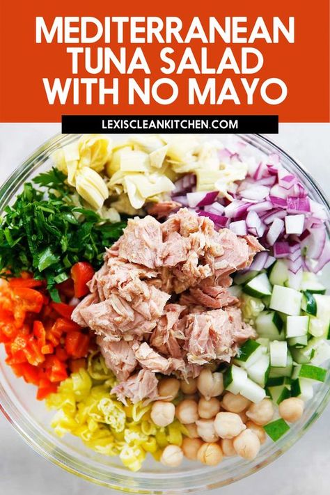 This paleo Mediterranean Tuna Salad is made with no mayo is packed with veggies, artichokes, capers, avocado, a delicious red wine vinaigrette, and so much more! It is the BEST lightened-up tuna salad perfect for lunch any day of the week and great for meal prepping! Paleo Mediterranean, Tuna Salad No Mayo, Low Carb Tuna Salad, Kitchen Website, Mediterranean Tuna, Mediterranean Tuna Salad, Paleo Salad, Healthy Tuna Salad, Avocado Tuna Salad