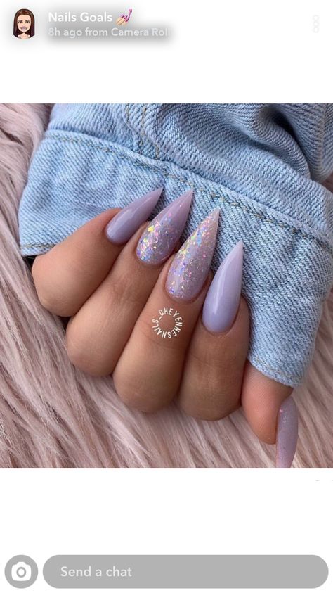 Purple Stiletto Nails, Lilac Nails Design, Nail Art Paillette, Shiny Nails Designs, Stilleto Nails Designs, Stiletto Nails Short, Lilac Nails, Purple Acrylic Nails, Lavender Nails