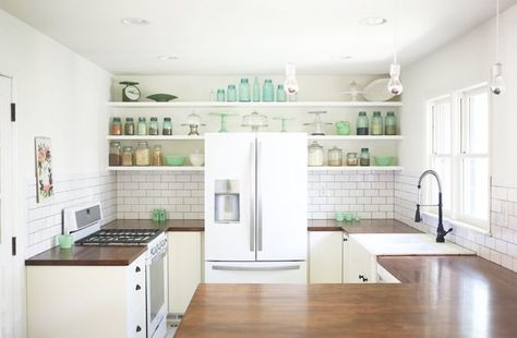 Are white appliances coming back in 2017? I say YES!! I’ve never quite understood why people on house-hunting shows go through a house, talk about how much they like it, then get to the kitchen, pause and say, “oh no, it doesn’t have stainless steel appliances.”. I want to jump through the screen, shake them … White Kitchen Appliances, Before After Kitchen, Outdoor Kitchen Appliances, Timeless Kitchen, White Appliances, Kitchen Transformation, Subway Tiles, Up House, Kitchen Trends