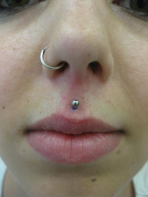 Medusa Piercing #medusa #labret #lip #upper #middle #upperlip #piercing #oral #facial #oralpiercing #facialpiercing Piercing Medusa, High Nostril Piercing, Upper Lip Piercing, Nostril Piercing, Medusa Piercing, Face Piercings, Upper Lip, Lip Piercing, Natural Curves