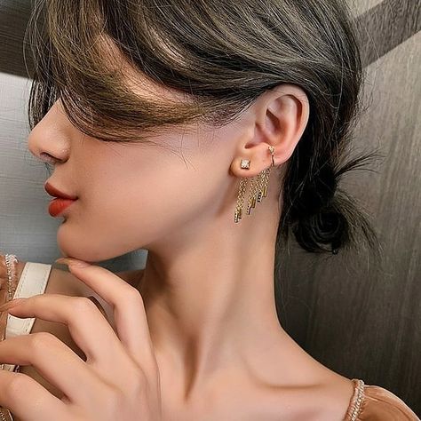 Tanzida Harun Khan (@tanz_mim) • Instagram photos and videos Flower Ear Cuffs, Elf Ear Cuff, Tassel Earing, Earring Fashion, Ear Cuff Earings, Jewelry Luxury, Fashion Korean, Cuff Earrings, Gold Stars