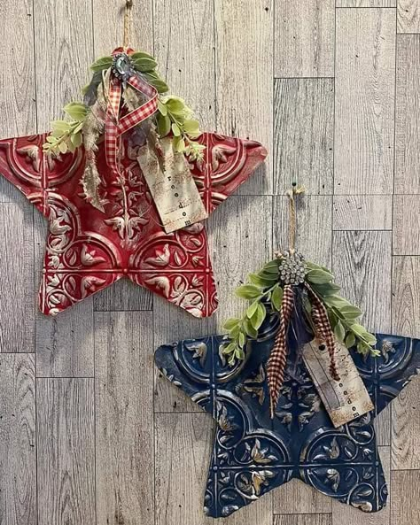 Deco Mesh Crafts Trendy Tree, Crafts With Kitchen Utensils, Primitive Crafts Diy, America Crafts, Patriotic Decorations Diy, Patriotic Crafts Diy, Bedroom Farmhouse Decor, Americana Crafts, 4th July Crafts