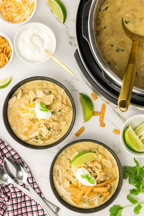 This delicious Instant Pot White Chicken Chili is a easy meal idea during the cooler months and so hearty and satisfying. Made with chicken breast, white kidney beans, green chilies, onion, cream cheese and chicken broth. Simple ingredients with lots of flavor. Cream Cheese And Chicken, Instant Pot White Chicken Chili, White Kidney Beans, White Chili Chicken Recipe, Fall Recipes Healthy, Instant Pot Soup Recipes, Chili Recipe Easy, Instant Pot Recipes Chicken, White Chicken Chili