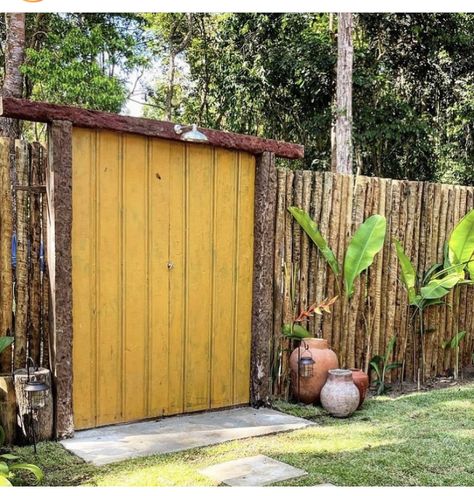 Bamboo Garden Fences, Camping Projects, Backyard Gates, Backyard Seating Area, Backyard Seating, Bamboo Garden, Beach House Design, Canopy Outdoor, Small Garden Design