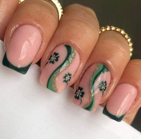 St Patrick's Day Nail Art Designs, White St Patricks Day Nails, St Patricks Day Toe Nail Designs, Pink And Green St Patricks Day Nails, Pink St Patricks Day Nails, St Pat Nails, Saint Patrick Nails Ideas, At Patrick’s Day Nails Short, St Patricks Day Nails Simple Short