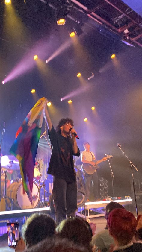 Cavetown With Pride Flag, Bittersweet Daze Tour Cavetown, Wrabel The Village, Cavetown Concert Outfit, Cavetown Aesthetic Outfits, Cavetown Outfits, Gig Aesthetic, Cavetown Fanart, Cavetown Wallpapers