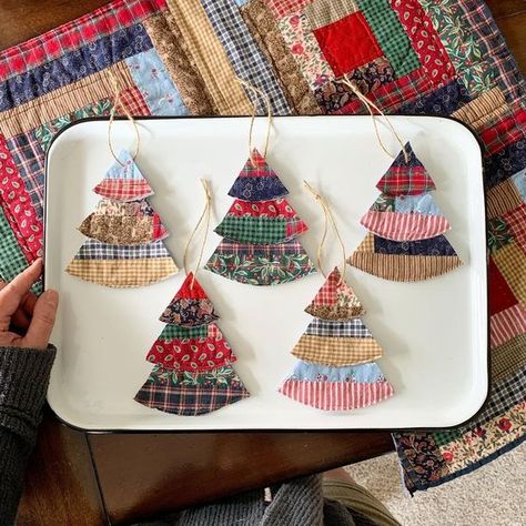 Tami Gray Voth | When I found these quilt piece on Etsy I thought they’d be perfect for Christmas decor. The quilt wasn’t made by hand which I always prefer… | Instagram Christmas Tree Patchwork, Sew Christmas Decor, Quilted Tree Ornaments, Patchwork Christmas Tree, Patchwork Christmas Decorations, Quilt Projects Ideas, Quilt Christmas Tree, Christmas Fabric Crafts, Fabric Christmas Trees