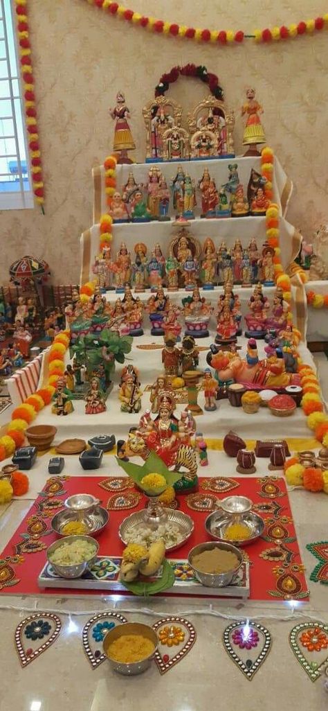 Bommala Koluvu Ideas, Dasara Decoration Ideas At Home, Navratri Decor, Navaratri Golu, Bommala Koluvu, Aarti Thali, Kundan Rangoli, Pooja Decor, Thali Decoration