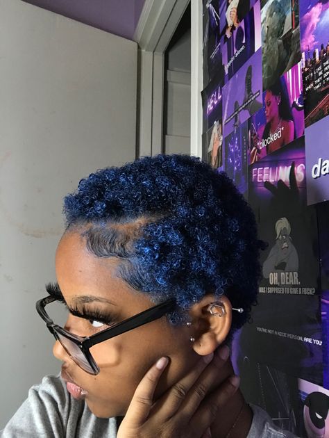 Blue Twa Natural Hair, Short Dyed Hair Blue, Big Chop Colored Hair, Big Chop Dyed Hair, Short Blue Hair Black Women, Pretty Hair Color For Short Hair, Blue Hair Black Women Natural, Blue 4c Hair, Afro Hair Dye