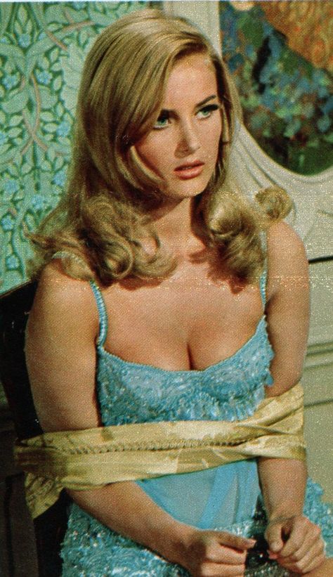 Joanna Pettet, James Bond Casino Royale, Barbara Bouchet, Bond Women, Mariel Hemingway, Bond Girls, Casino Royale, Vintage Pinup, Famous Women