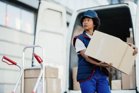 Free photo black female courier unloadin... | Free Photo #Freepik #freephoto #moving-service #movers #delivery-woman #courier-delivery Moving To San Diego, Swimming Pool Chemicals, Los Angeles Apartments, Moving Cross Country, Best Movers, Professional Movers, San Diego Living, Packers And Movers, Moving Services