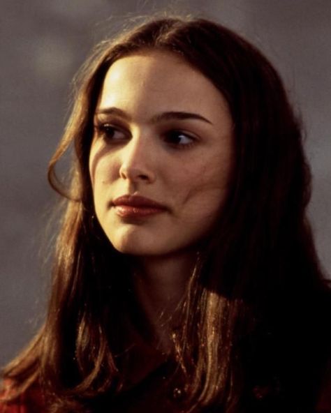 Natalie Portman Icons, Natalie Portman, Iconic Women, Girl Crushes, Favorite Celebrities, Celebrity Crush, Pretty Woman, Brown Hair, On Tumblr