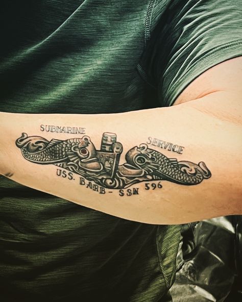 Submarine Tattoo Ideas, Troy Tattoo, Submarine Tattoo, Us Navy Tattoos, Babe Tattoo, Navy Tattoos, Dolphin Tattoo, Dolphins Tattoo, Turtle Tattoo Designs