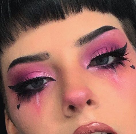 Rosa Make-up, Teknik Makeup, Soft Girl Makeup, Make Up Designs, Egirl Makeup, Drag Make-up, Smink Inspiration, Hooded Eye Makeup, Emo Makeup