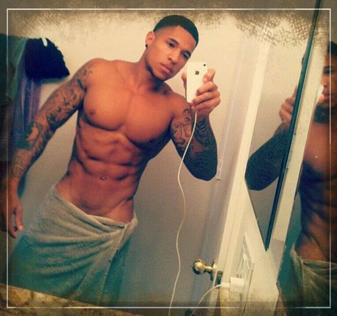 Sexy Black Men (( Repin and FOLLOW "Roman Hood Thing.... Rough" )) Chocolate Men, Le Male, The Perfect Guy, Shirtless Men, Black Boys, Black Men, Towels, Thing 1, Mirror