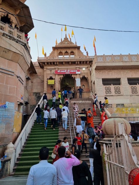 Radha Rani Temple Barsana Temple Images, Radha Rani Mandir Barsana, Mero Vrindavan Gate, Vrindavan Aesthetic Photos, Barsana Aesthetic, Radha Vallabh Ji Vrindavan, Mathura Vrindavan Aesthetic, Barsana Radha Rani Temple, Vrindavan Snap