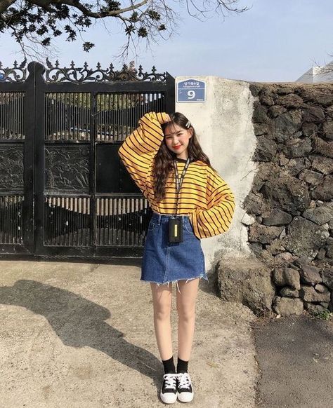 Mode Ulzzang, Korean Fashion Ideas, 80s Fashion Trends, Sewing Dress, Korean Fashion Outfits, Fashion 80s, 80s Outfit, Yellow Outfit, Foto Poses