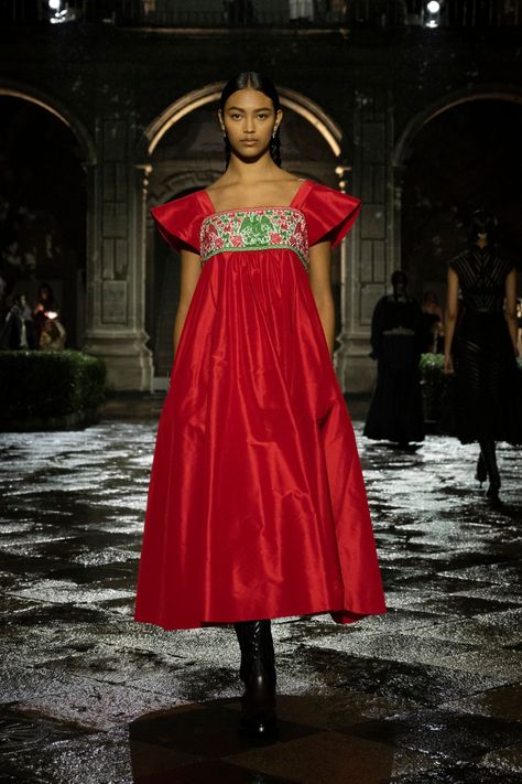 Dior Cruise 2024, Puebla Dress, Diy Maxi Dress, Dior Cruise, Muslin Dress, Dior And I, Cruise Collection, Diego Rivera, Maria Grazia Chiuri