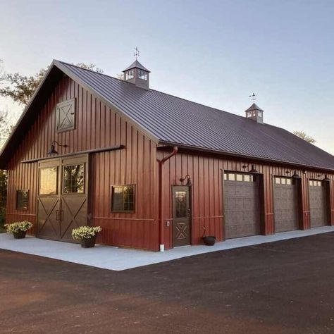 Workshop Exterior Design, Residential Steel Buildings, Steel Garage Buildings, Warehouse Workshop, Prefab Barns, Home Oasis, Winter House Exterior, Small Barn House, Steel Workshop