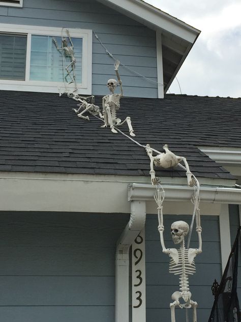 Halloween Fun! Skeleton Poses, Witchy Party, Skeleton Pics, Scary Halloween Decorations Outdoor, Outdoor Halloween Decorations, Halloween Diy Outdoor, Halloween Decor Ideas, Friends Cartoon, Creepy Halloween Decorations