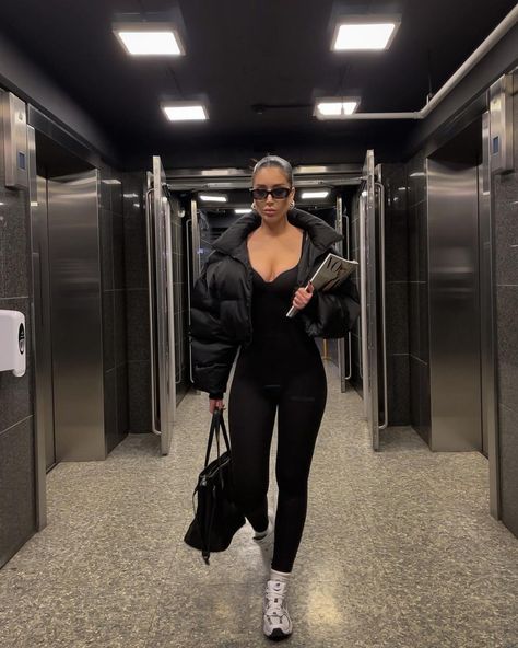 Baddie Outfits Jumpsuit, Black Long Sleeve Jumpsuit Outfit, Black Airport Outfit, Ivona Zupet, Corset Fashion Outfits, Trendy Outfit Inspo, Jacket Outfit Women, Fitness Wear Outfits, Jumpsuit Outfit