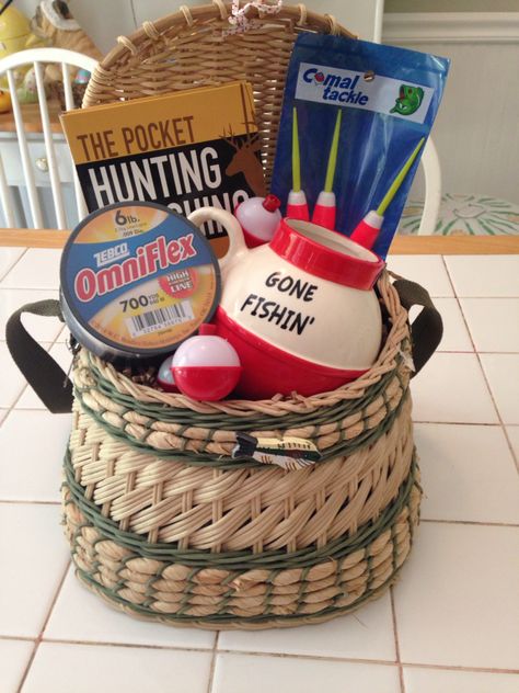 Diy fishermen gift basket. Diaper Raffle Prizes Ideas, Cooking Gifts Basket, Making Gift Baskets, Fishing Gift Basket, Alcohol Gift Baskets, Moses Malone, Movie Night Gift Basket, Fall Gift Baskets, Auction Basket