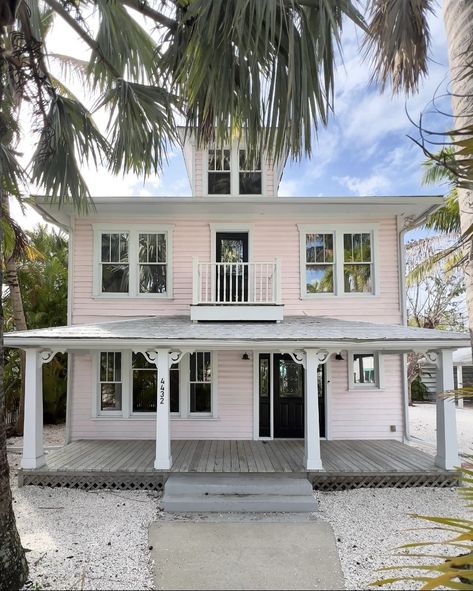 Pink Island Dream Address, Aesthetic House Exterior Beach, Aesthetic Beach House Exterior Coastal, Pink Beach House Exterior, Pink Beach House, Caribbean Homes, Pink Lake, Pink Beach, Street House