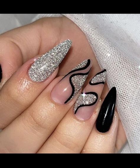 Latest Nails Design 2024, Gel Nail Art Designs, Subtle Nails, Christmas Gel Nails, Pretty Nail Art Designs, Sparkly Nails, Art Nails, Fancy Nails, Chic Nails