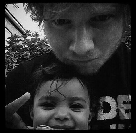 Ed Sheeran Cute Photos, Ed Sheeran Child, If Ed Sheeran Was A Cat, Ed Sheeran Shivers, Ed Sheeran Vinyl, Kids Tumblr, Ed Sheeran Love, Gang Signs, Ed Sheeran