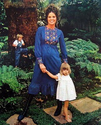 ali macgraw Ali Mcgraw Style, Vintage Celebrities, Ali Mcgraw, Vintage Maternity, Ali Macgraw, 60s 70s Fashion, Mode Hippie, Bohemian Chic Fashion, Boho Beauty