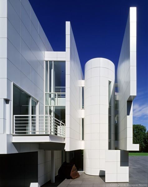 Richard Meier Designed Modern Significant Home Thomas Phifer, Richard Meier Architecture, Barcelona Museum, Richard Rogers, Richard Meier, Peter Zumthor, The Getty Center, Getty Center, Famous Architects