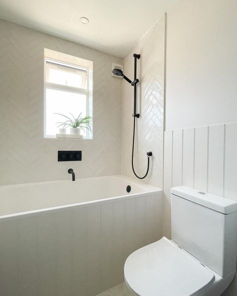 Shop our tiny bathroom 🛍️ this space is only 1.5x1.5m so was super tricky to get everything we wanted to fit in here! But here are all the products we’ve used in our little bathroom to create a relaxing space: Bath tub 1400x800cm @duravit via @victorianplumbinguk Toilet @victoriaplumuk Slimline sink @victorianplumbinguk DIY vanity unit MDF @mdfdirect Black sink tap, bath tap, shower, controls, waste all the Arezzo range from @victorianplumbinguk Vanity unit worktop @houseofworktops Hea... Sink Toilet Combo, Little Bathroom, Shower Controls, Black Sink, Relaxing Space, Diy Vanity, Bath Taps, Sink Taps, Tiny Bathroom