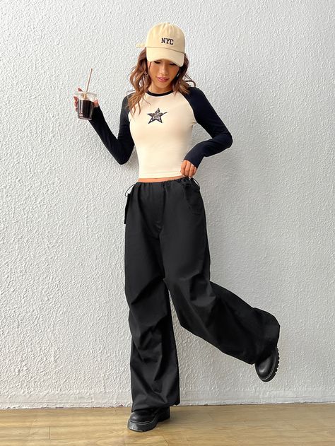 Baggy Pants Shein, Parachute Pants Outfit Women, Parachute Pants Outfit Black, Tight Shirt Baggy Pants, Tight Shirt Loose Pants Outfit, Baggy Pants Tight Shirt Outfit, Black Parachute Pants Outfit, Tight Shirt Outfit, Black Parachute Pants