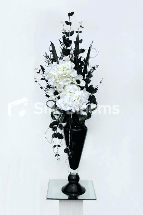 White Wedding Arrangements, Artificial Flower Centerpieces, Tall Flower Arrangements, Black Centerpieces, Flower Shop Design, Artificial Wedding Flowers, White Flower Arrangements, Graduation Party Centerpieces, Vase Display