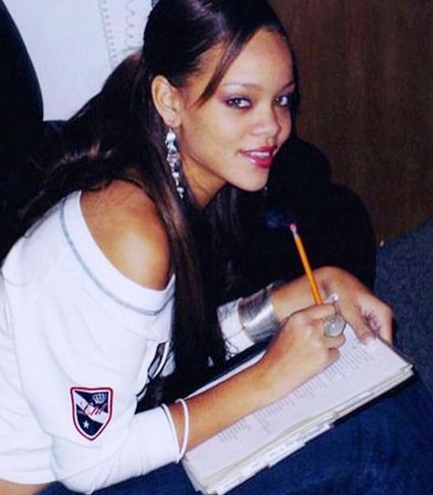 & she has been really her ever since Rihanna 2000s, Rihanna 2000's, Young Rihanna, Rihanna 2014, Rihanna 2013, Rihanna Baby, Teen Hair, Aesthetic 2000s, Rihanna Outfits