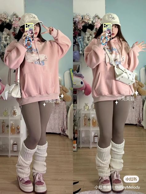 Harajuku Fashion Street Women, Big Leg Warmers Outfit, Leg Warmer Outfit Ideas, Big Leg Warmers, Plus Size Cutecore, Cute Leg Warmer Outfits, Kawaii Plus Size Outfits, Cute Outfits For Plus Size Women, Cozycore Outfit