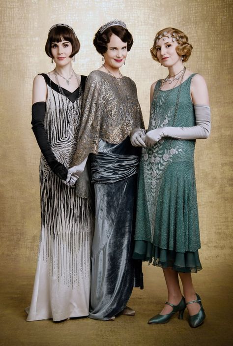 Go Back to the '20s With These Downton Abbey Halloween Costume Ideas Downton Abbey Outfits, Downtown Abbey Fashion, Watch Downton Abbey, Downton Abbey Costumes, Flapper Outfit, Downton Abbey Cast, Downton Abbey Movie, Downton Abbey Dresses, Style Année 20