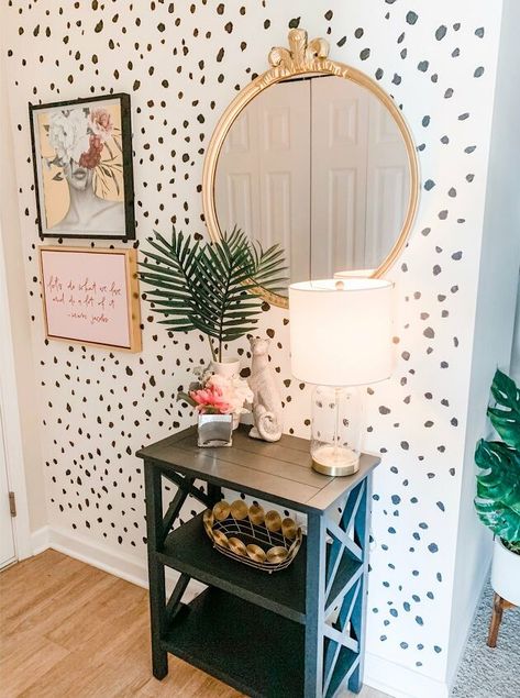 Accent Wall Entryway, Pantry Wall, Accent Wall Paint, Wall Closet, Bedroom Accent, Accent Wall Bedroom, Entryway Wall, Diy Boho, Awesome Bedrooms