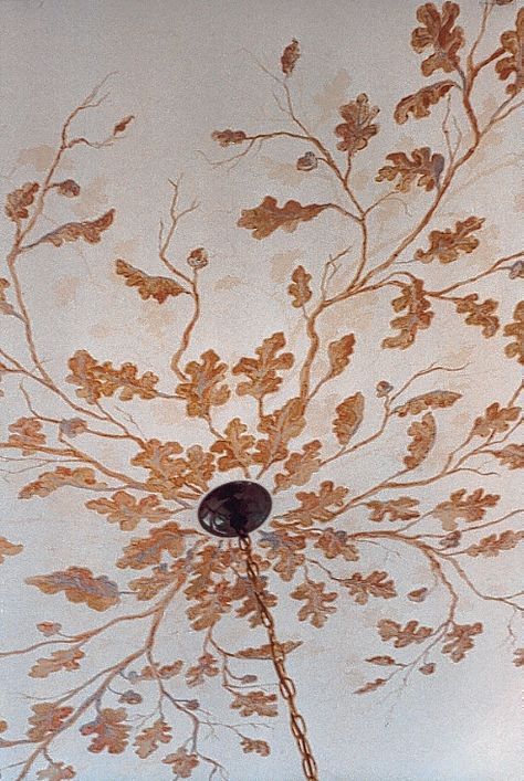 Cool Painted Ceilings, Hand Painted Ceiling Ideas, Bedroom Ceiling Painting, Painted Details On Wall, Painted Ceiling Pattern, Painted Ceiling Rose, Ceiling Painting Ideas Bedroom, Gold Painted Ceiling, Decorated Ceilings Ideas