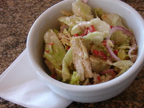 Rich & Charlies Salad - This salad is from a popular Italian restaurant in St. Louis, Missouri. Its very good! Pasta Salad With Italian Dressing, Pasta House, Toasted Ravioli, House Salad, Italian Salad, Artichoke Hearts, Italian Dressing, Salad Ingredients, Copycat Recipes