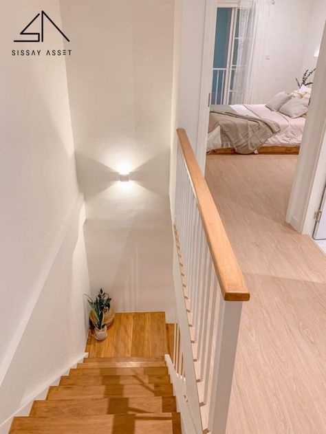 Townhouse Designs Interior Minimal, Under Stairs Shelving, Tangga Aesthetic, Shelving Under Stairs, Minimalist Stairs, Under Stairs Storage Ideas, Stairs Storage Ideas, Under Stairs Storage, Muji Style